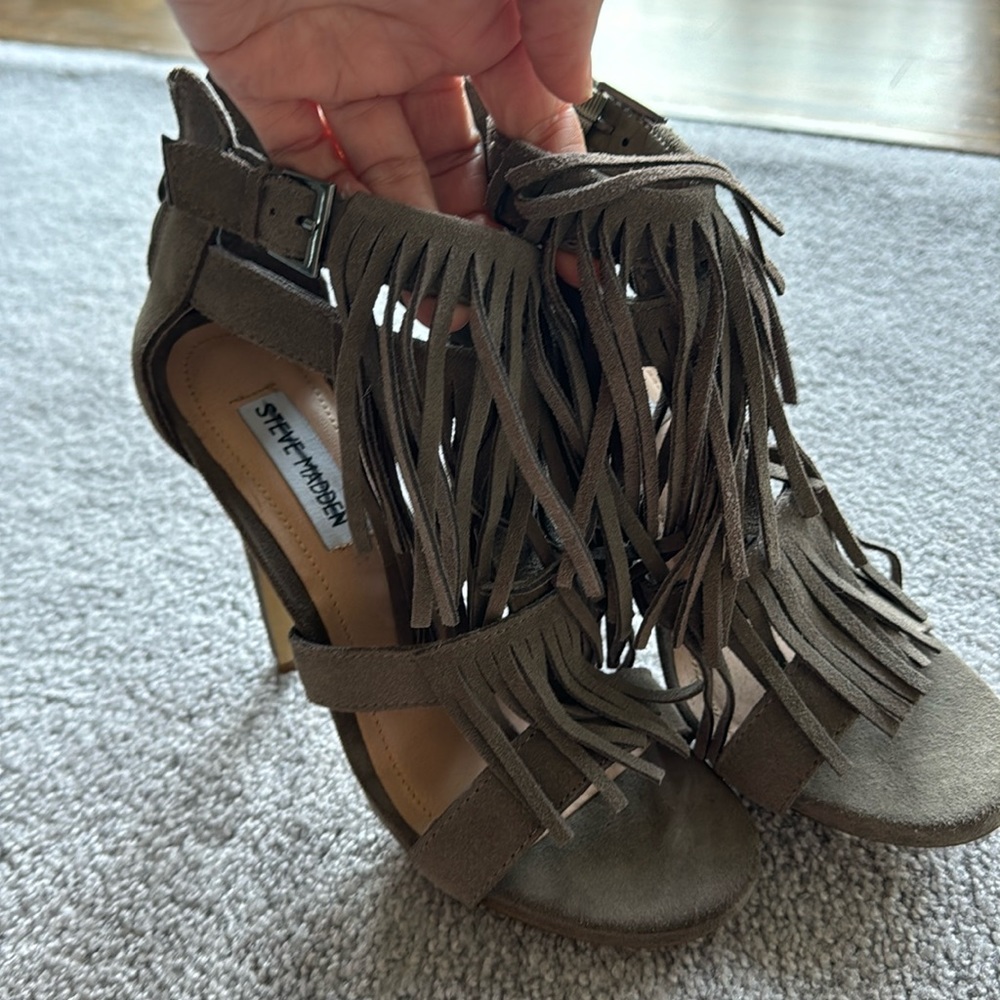 New Steve madden Fringly heels 8